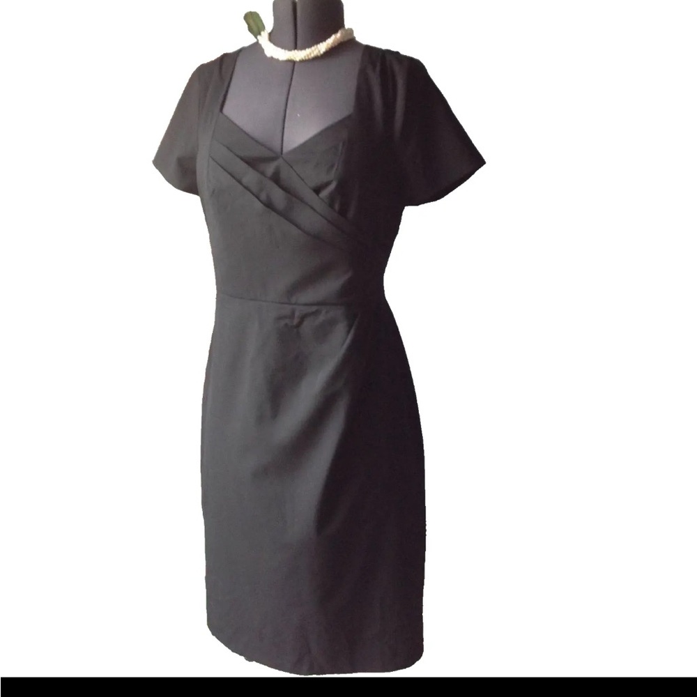 Banana Republic Stretch Wool Short Sleeve Black Dress Size 2